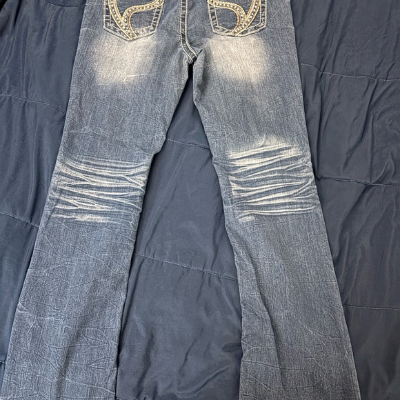 Ariya Women's Boot Cut Jeans in Faded Dark Blue Wash - Picture 3 of 4